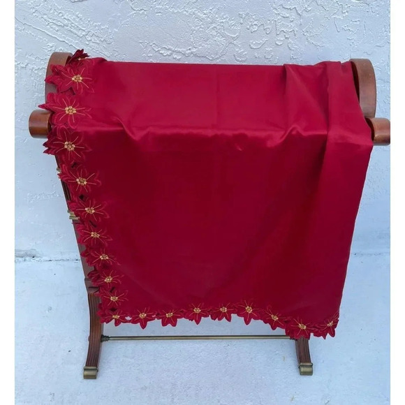 Bella Lux Fine Linens Red Christmas Table Clothes Flower Embroidered 97x55 - Picture 1 of 12